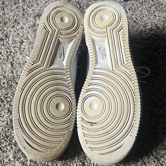 Nike Men's Air Force 1 ‘07 size 9.5 GUC - Picture 9 of 9